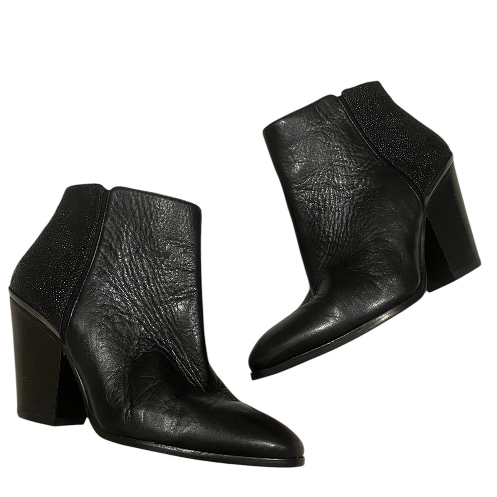 Dolce Vita Black Leather Textured Back Chunky Heel Ankle Boots, Sz 7